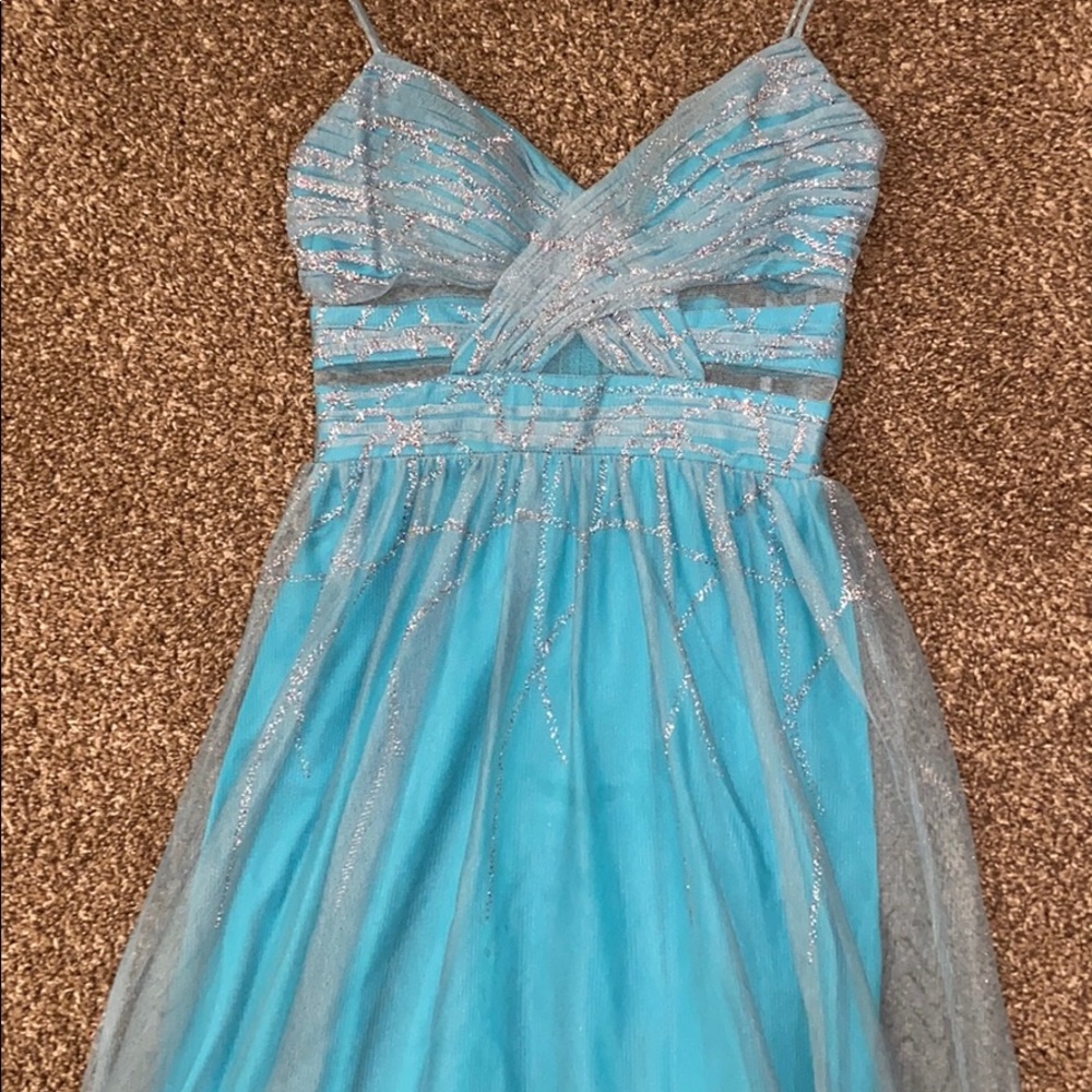 BEAUTIFUL ELSA INSPIRED “HAILEY LOGAN” PROM DRESS